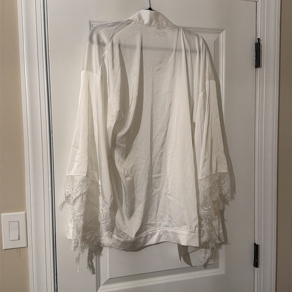 12th Tribe White Lace Bridal Robe & Lulus Jumpsuit Pajama Set - Picture 6 of 9